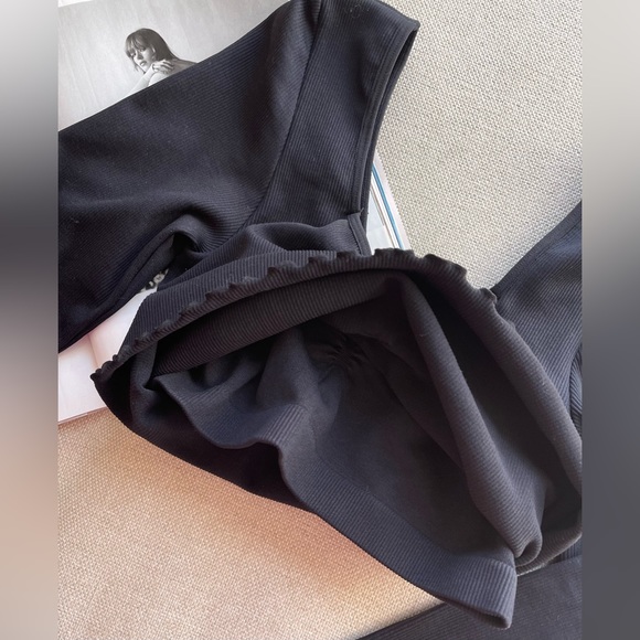 Spiritual Gangster Seamless Sweetheart Long Sleeve Cropped Top In Black Size M/L - Picture 13 of 14